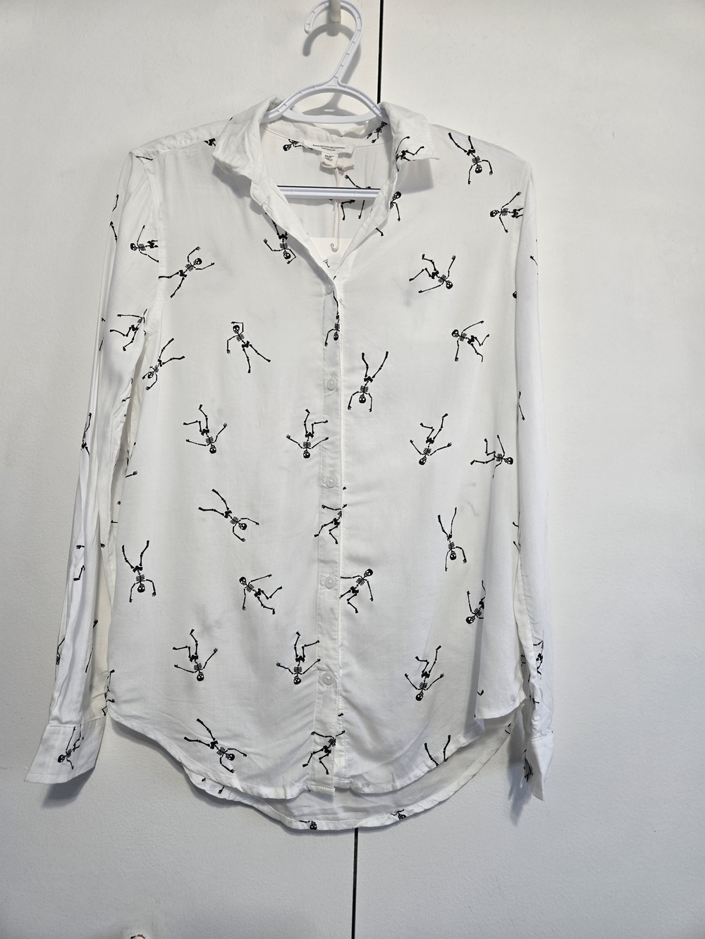 BeachLunchLounge NWT Skeleton Print Button Down Shirt White Black XS
